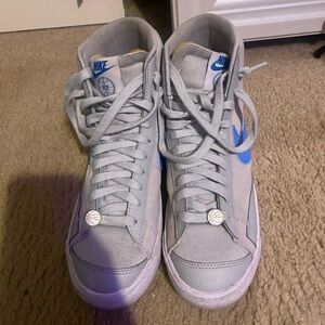 Nike Blazers 8.5